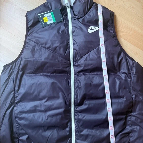 Nike Reversible Puffer Vest in Dark Purple and Light Gray - Picture 5 of 5